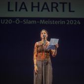 Vorarlbergerin wird Poetry-Slam-Meisterin
