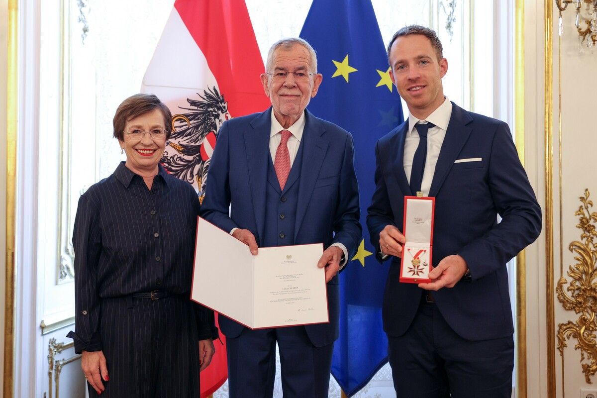 Lukas Mähr mit Alexander van der Bellen und dessen Gattin.⇒HBF/Lechner