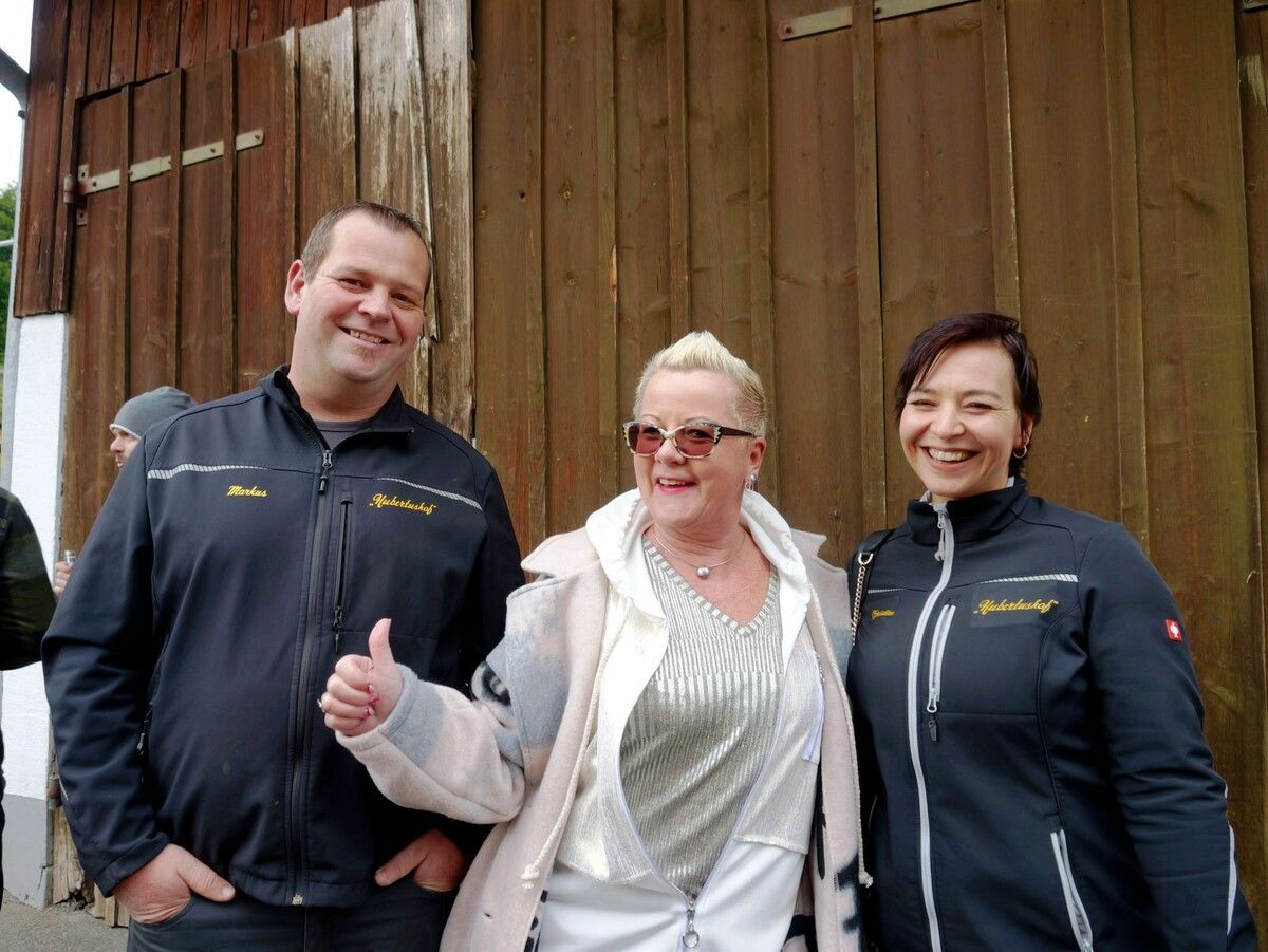 Markus und Christine Tschabrun mit Mona Rohrer. ⇒HE (2)