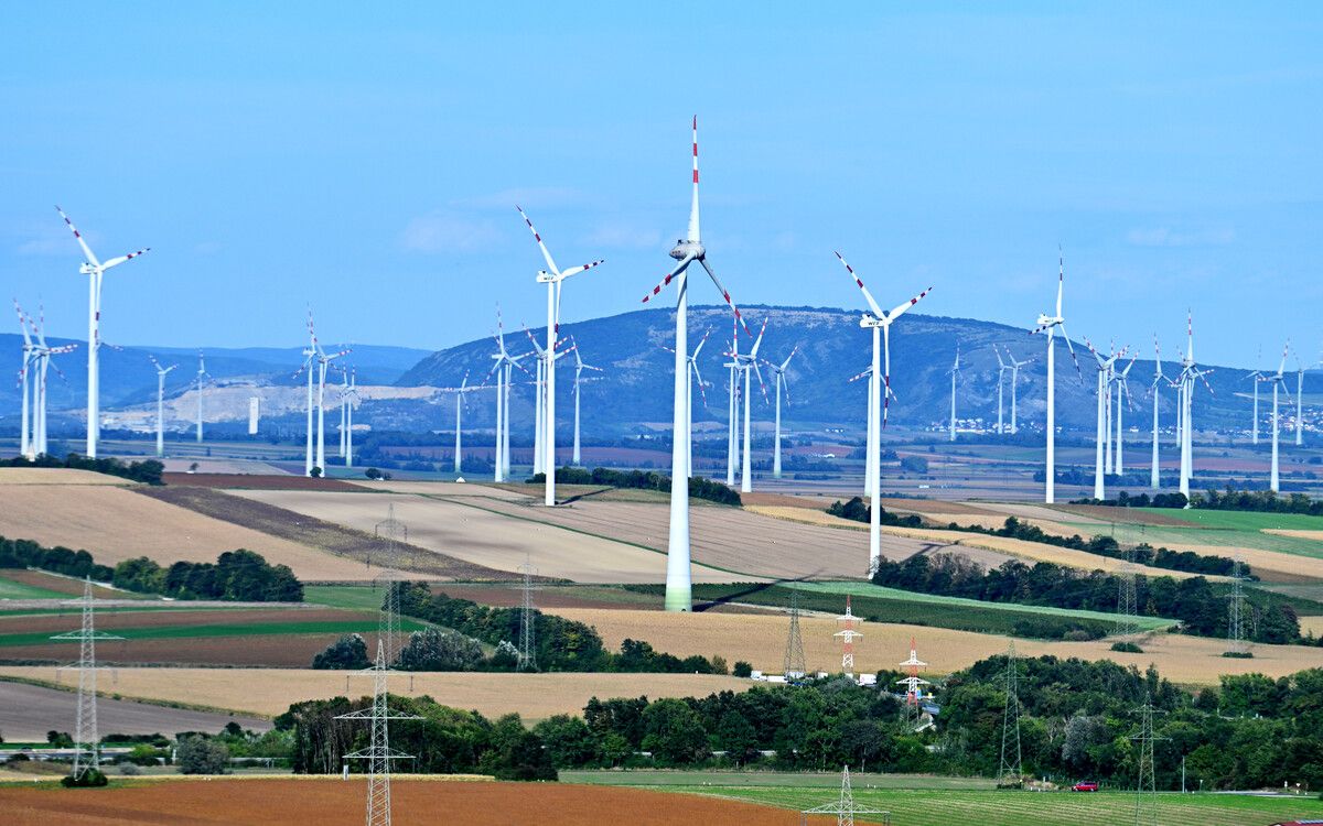 Neben der Solarstrom- hat vor allem auch die Windstromerzeugung deutlich zugenommen.⇒AFP