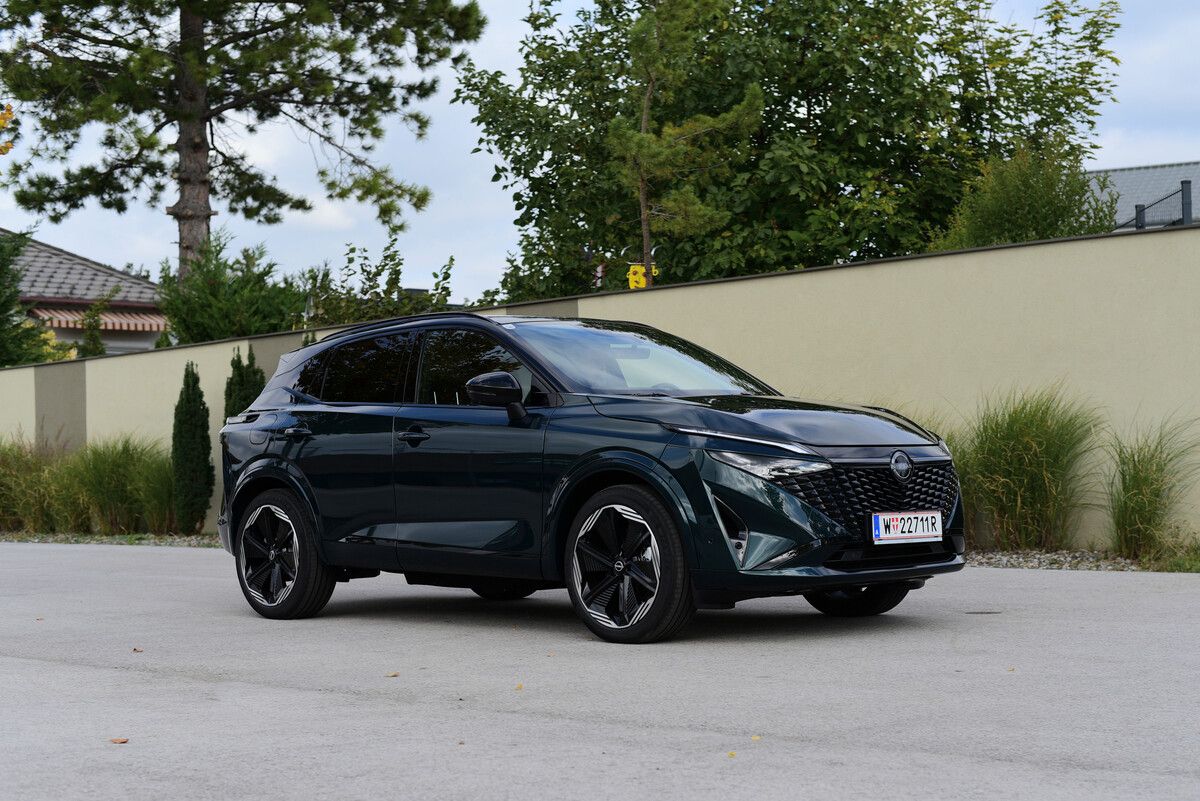 Nissan Qashqai: Äußerlich bis auf minimale Retuschen wie bisher, unter dem Blech aber alles anders.⇒Werk