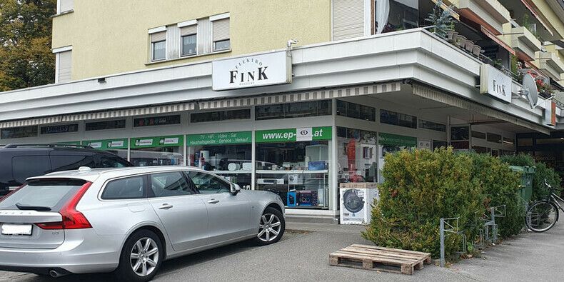 Noch hängt das Schild von Elektro Fink am neuen Hauptsitz von Elektro Degano. Das wird sich bald ändern. ⇒WPA