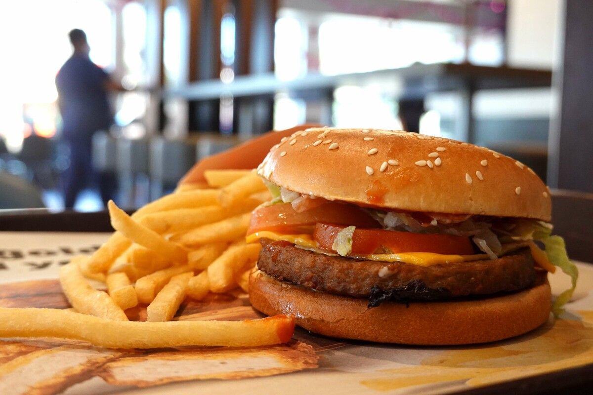 Nur wenn er Fleisch enthält, soll der Burger künftig noch so genannt werden.⇒AFP