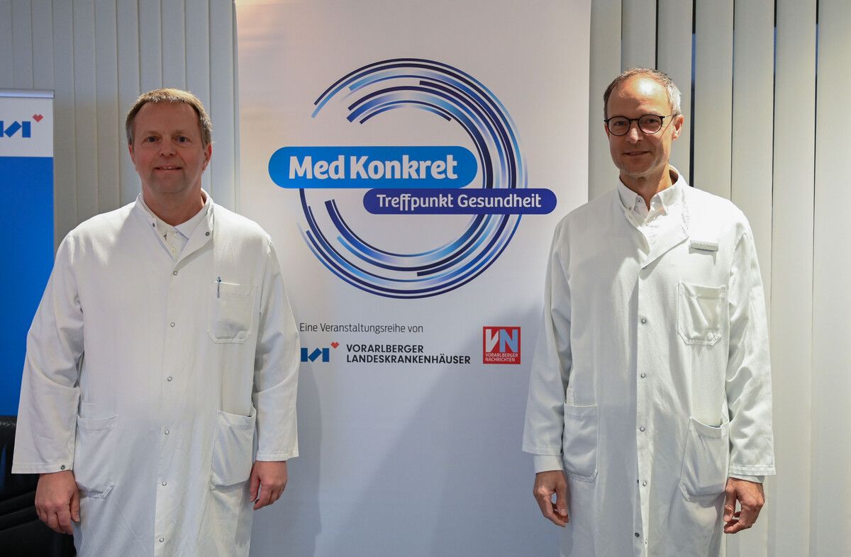 OA Miklos Horvath (l.) und Primar Fabian Sommer hielten sehr viel Wissenswertes für das „Med Konkret“-Publikum bereit.⇒vlkh