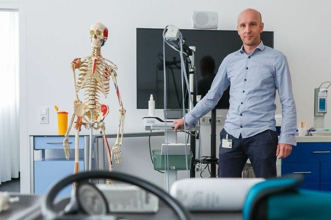 Peter Jäger will Lernende durch greifbare, relevante Inhalte für die Wissenschaft begeistern. ⇒VN/Steurer (3)