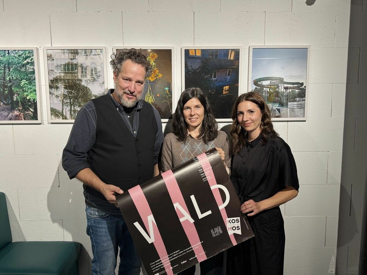 Regisseur Florian von Hoermann, Autorin Miriam V. Lesch und die künstlerische Leiterin des Kosmodroms Michaela Vogel bei der Premiere im Theater Kosmos.⇒Sigrid Juen