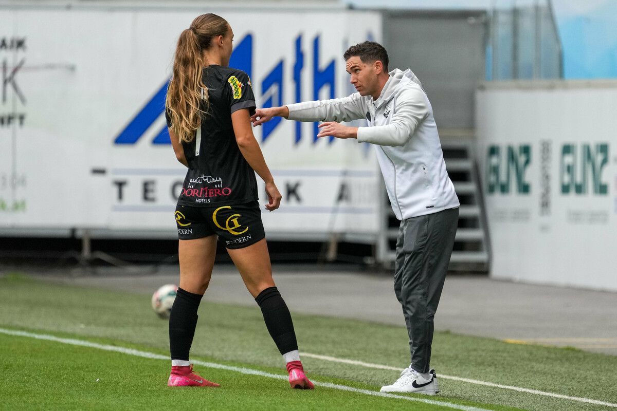 SCR Altach-Coahc Markus Spiegel und Brigitta Pulins. ⇒stiplovsek