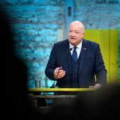 Kanzler unterzieht sich Operation