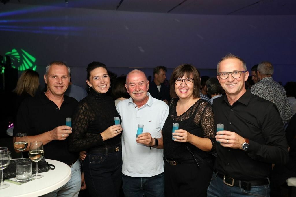 Vinzenz, Andrea, Elmar, Simone und Hubert feierten die Kultnacht.⇒CHF (2)