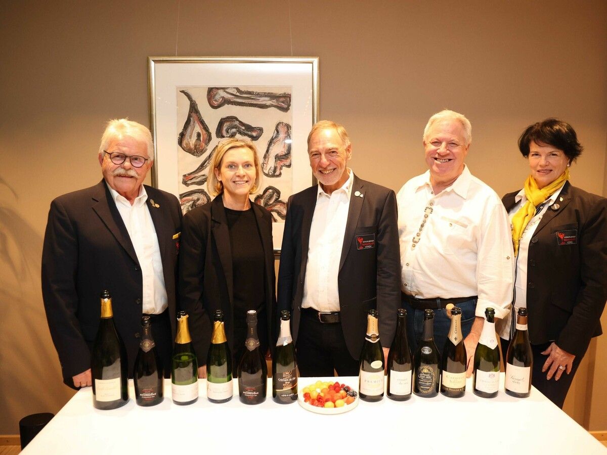 VSOV-Präs. Willi Hirsch, Sabine Oberhöller, Josef Vonach, Hans Peter und Schwester Christine Tauber.⇒ame (5)