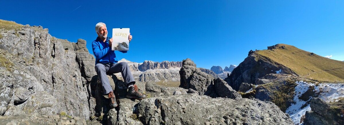 Wanderführer Wolfgang Heitzmann zeigt seine Fotos am 13. November in der Stadtbibliothek. ⇒stadt bregenz