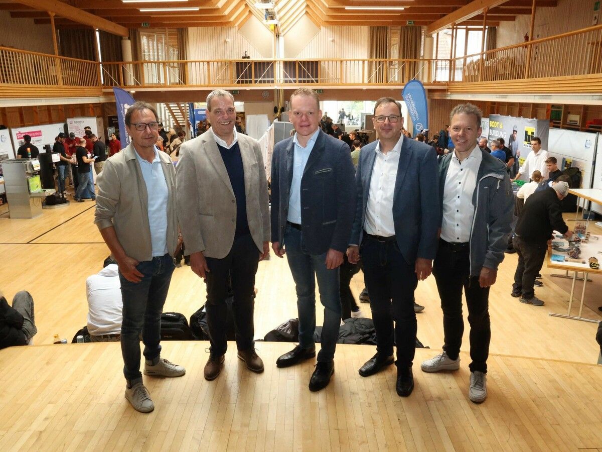 WIGE-Vorstand Fredi Bucher, WIGE-Obmann Gert Wiesenegger, LSth. Christof Bitschi, die Bgm. Gerd Fleisch (Meiningen) und Thomas Bachmann (Röthis).⇒AME (3)