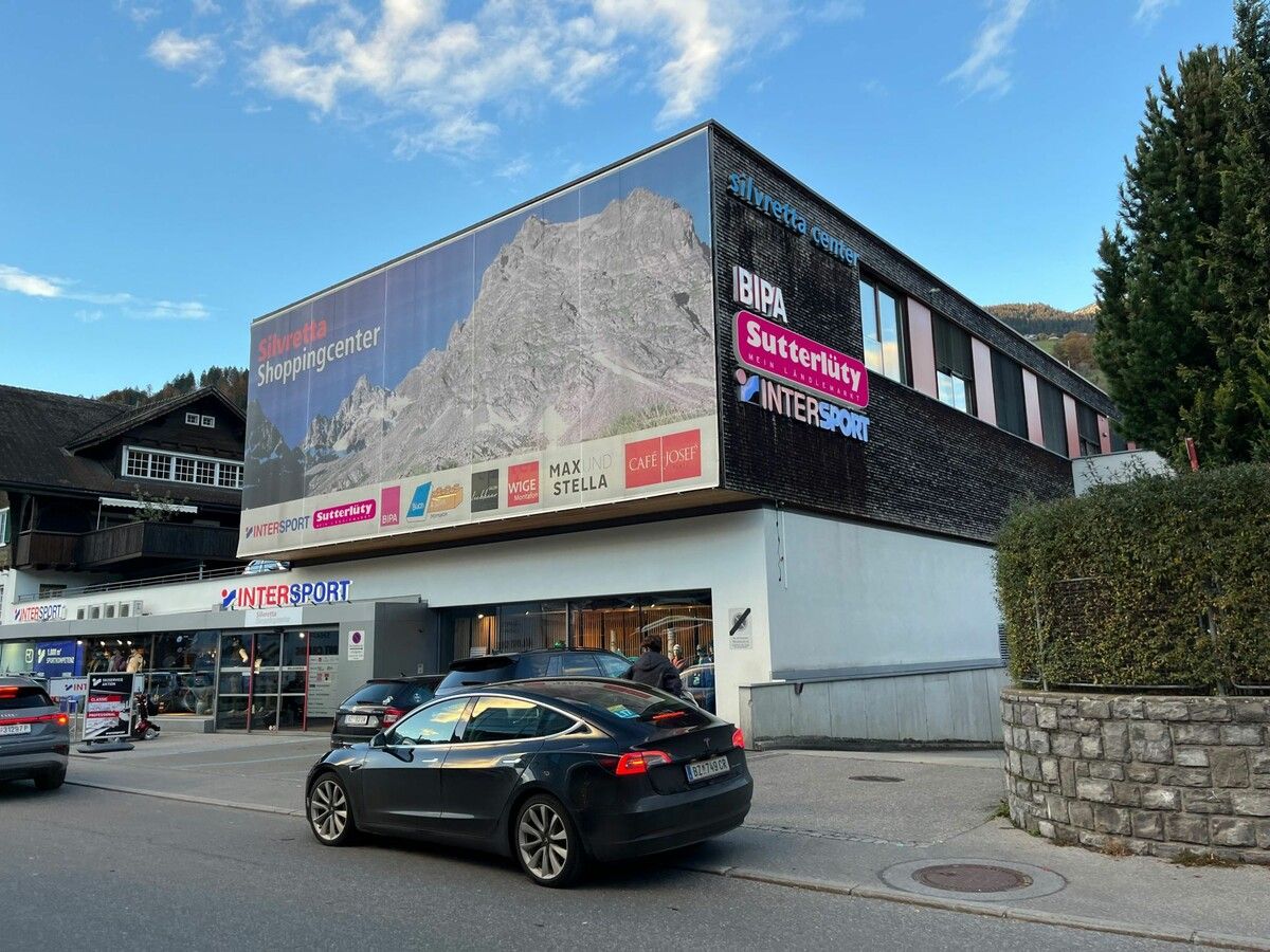 Als Billa den Standort im Schrunser Silvretta-Center Ende 2023 geschlossen hat, übernahm Sutterlüty im Schrunser Zentrum.⇒FA