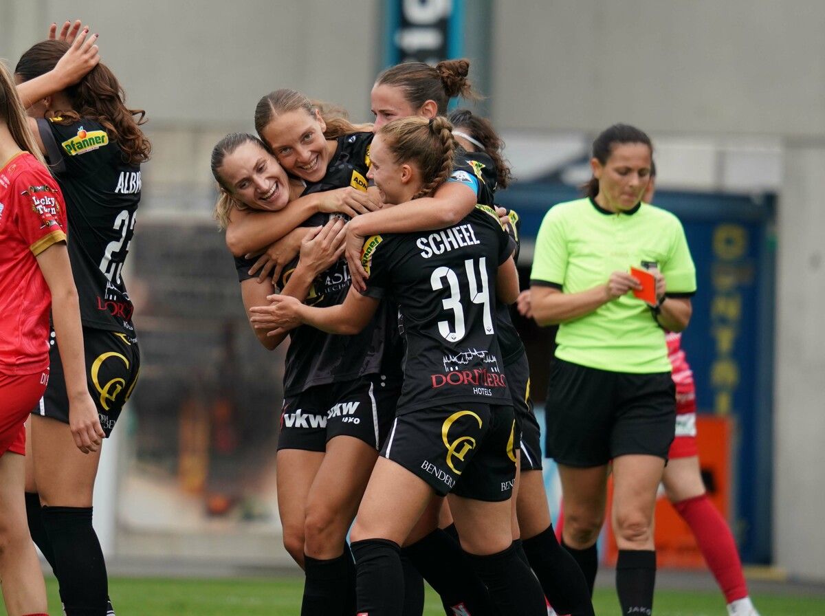 Altachs Bundesligakickerinnen durften sich über einen Sieg im letzten Heimspiel des Jahres freuen. ⇒FranzKopf