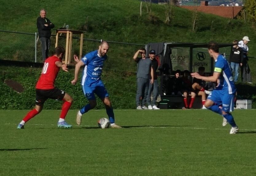 Andelsbuch-Stürmer Alexandar Umjenovic & Co. sind in Schwarzenberg gefordert.⇒siha