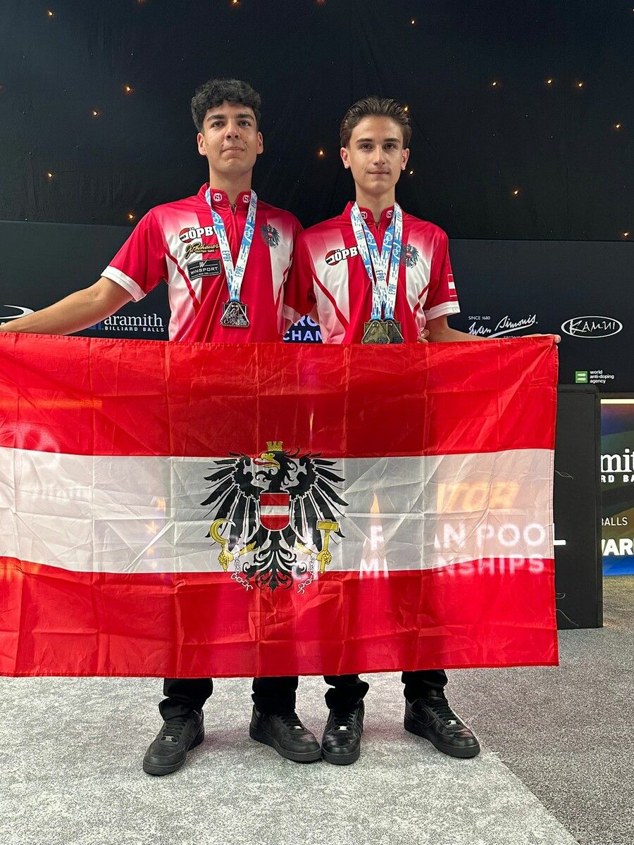 Atila Seymen (l.) und Markus Schleindler nach der U19-EM. ⇒Seymen