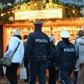 Vorsicht im dichten Gedränge: Taschendieb-Alarm am Weihnachtsmarkt