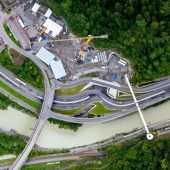 Fliegende Brocken bei der „Tunnelspinne“