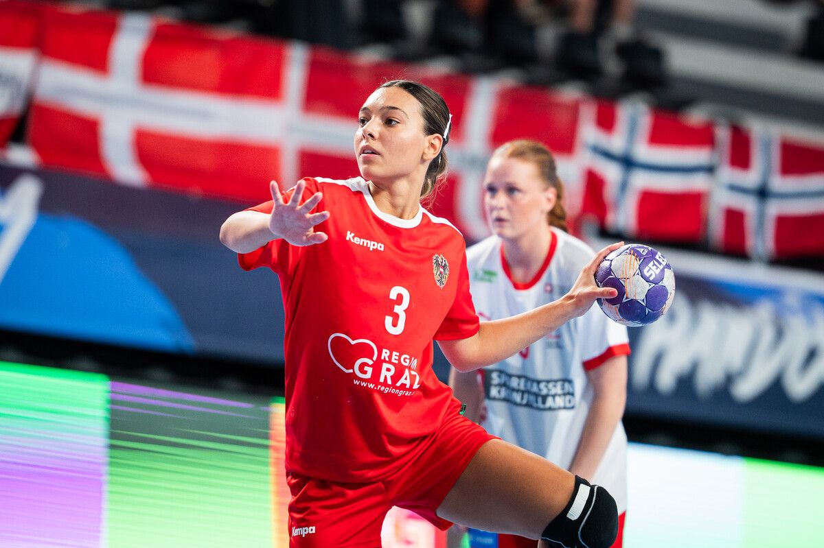 Bei der U-19-EM im Sommer in Montenegro glänzte die Gaißauerin Lorena Baljak als effektive Siebenmeterschützin und mit ihrem Kampfgeist. ⇒matchlens/ RAICEVICPH