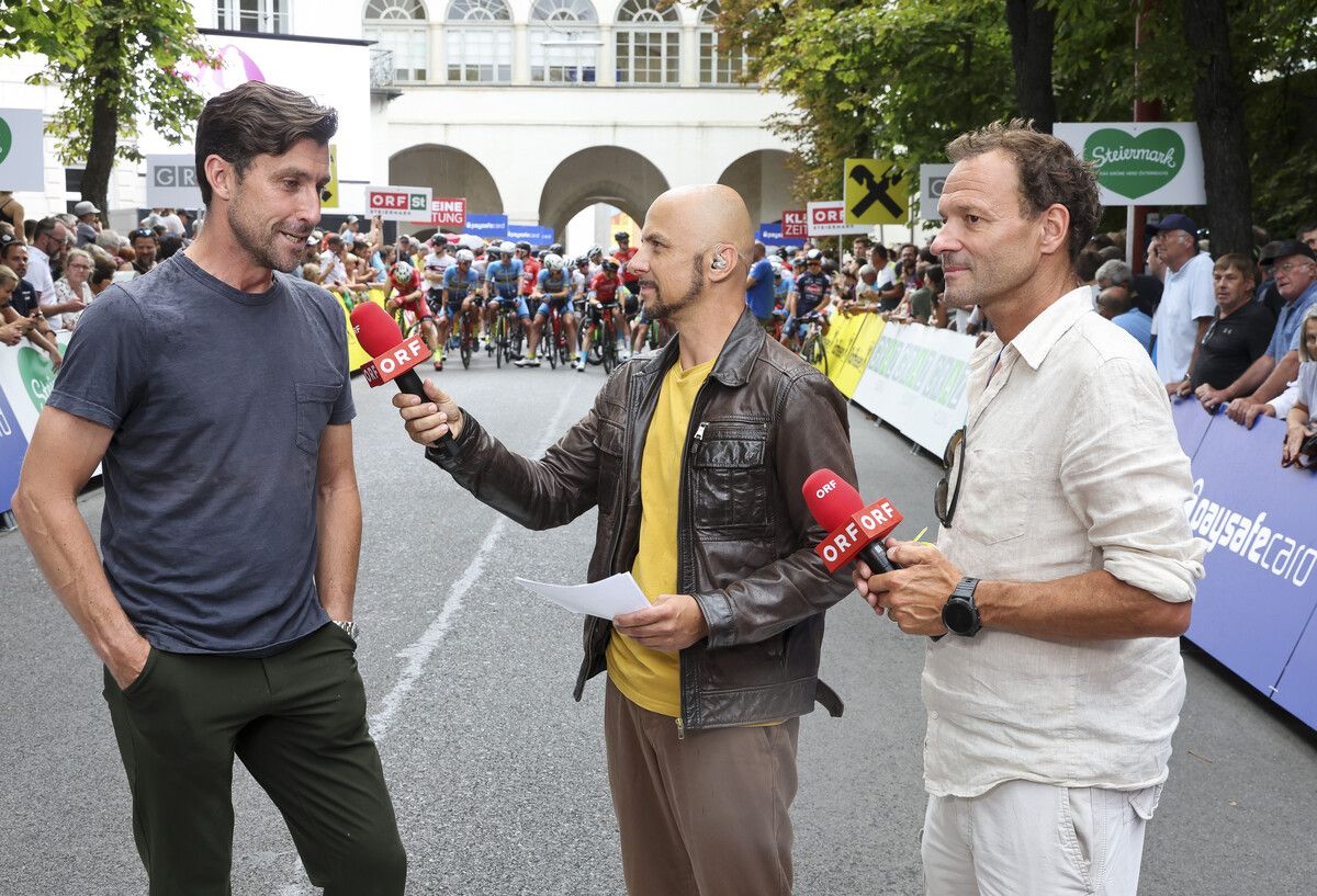 Bernhard Eisel (l.) hat einen neuen Job als Sportchef.⇒gepa