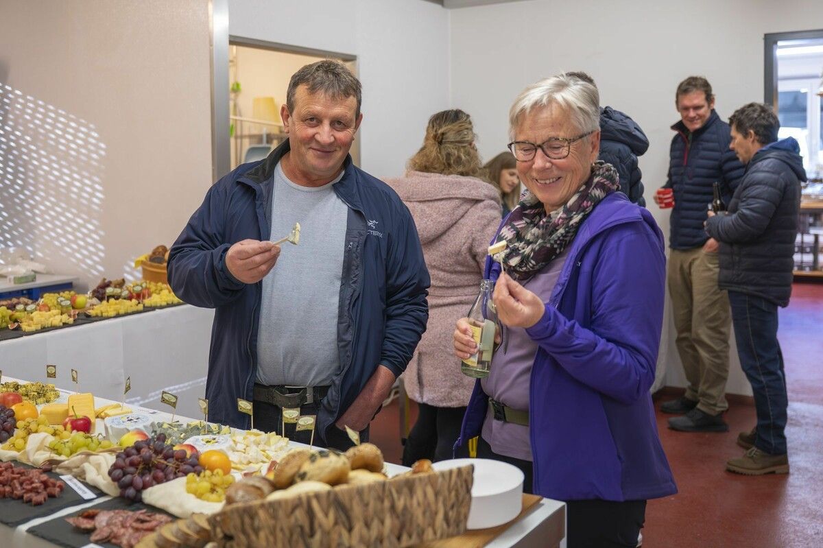 Bürgermeister Seftone Schmid besuchte die Eröffnung ebenfalls.