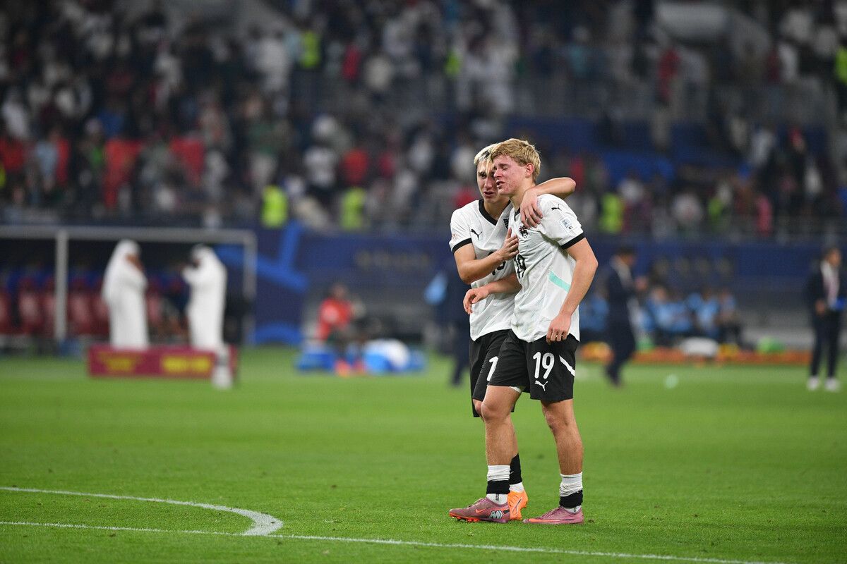 Daniel Frauscher und Johannes Moser nach dem Abpfiff mit Tränen in den Augen.⇒gepa