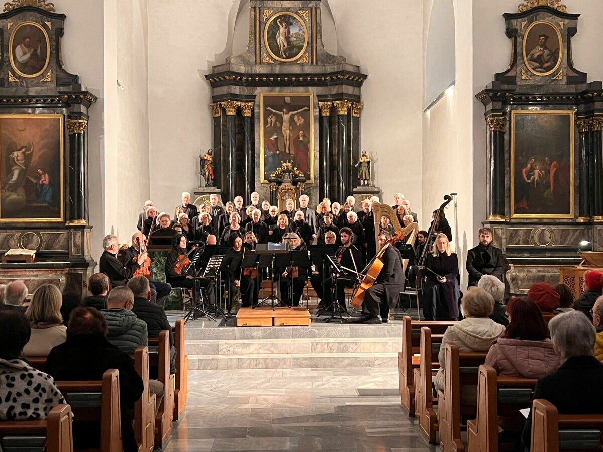 Das Ensemble Kontrapunkt präsentierte unter der Leitung von Dagmar Marxgut Gabriel Faurés Requiem op. 48. ⇒Andreas Marte