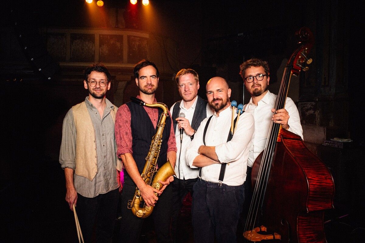 Das Ensemble Raumpatrouille Sumsemann vertont die Geschichte von Peterchens Mondfahrt. ⇒Raumpatrouille Sumsemann