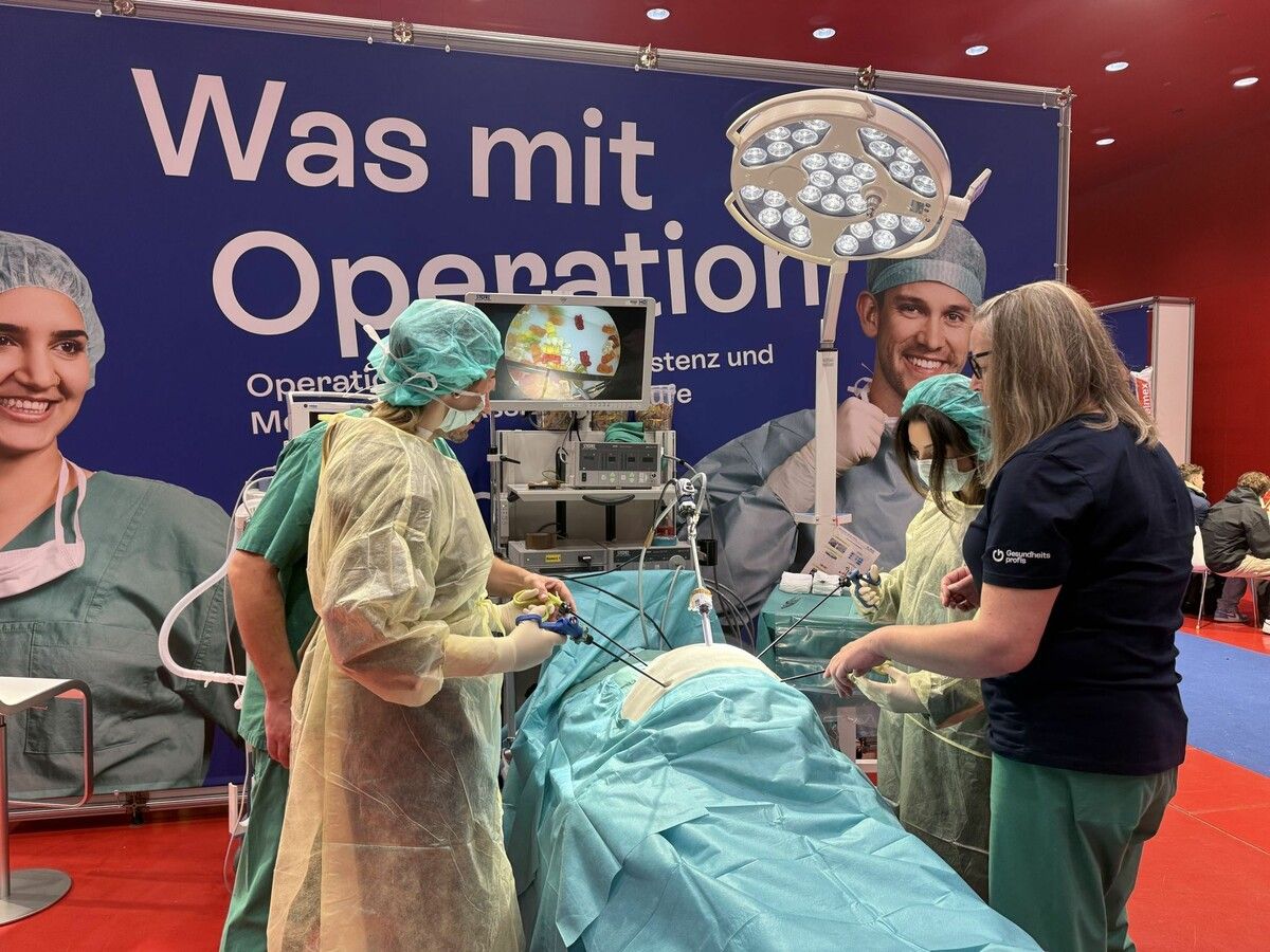 Das LKH Feldkirch gibt Einblicke in medizinische Berufe – Jugendliche können sich direkt vor Ort ausprobieren. ⇒VOL/SKÖ (3)