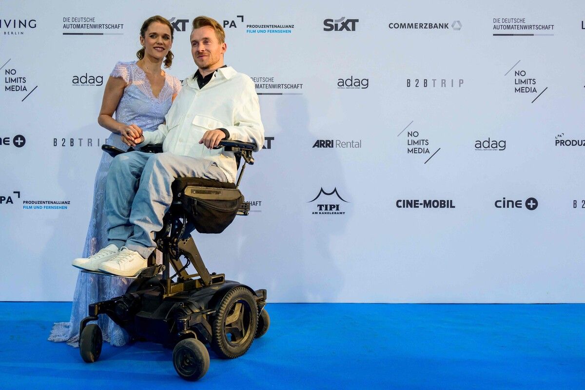 Das Paar lernte sich am Set von „Sturm der Liebe“ kennen und heiratete 2016.⇒afp