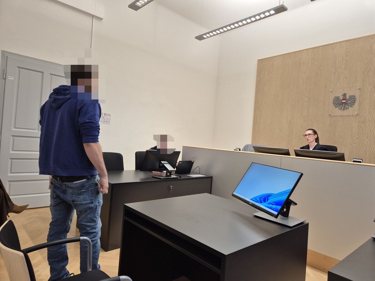 Der Angeklagte stellte sich vor Gericht zunächst als unwissend dar. ⇒Eckert