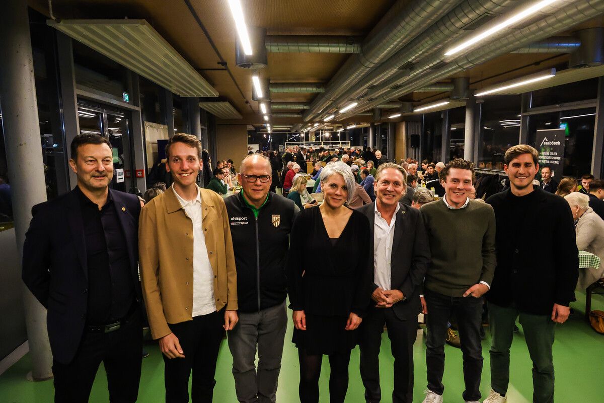 Der Austria-Vorstand, von links: Stephan Muxel, Simon Sohm, Mike Urschitz, Verena Kögler, Christoph Wirnsperger, Patrick Grabher und Valentin Drexel. Auf dem Bild fehlt Patrick Schuchter.⇒Steurer