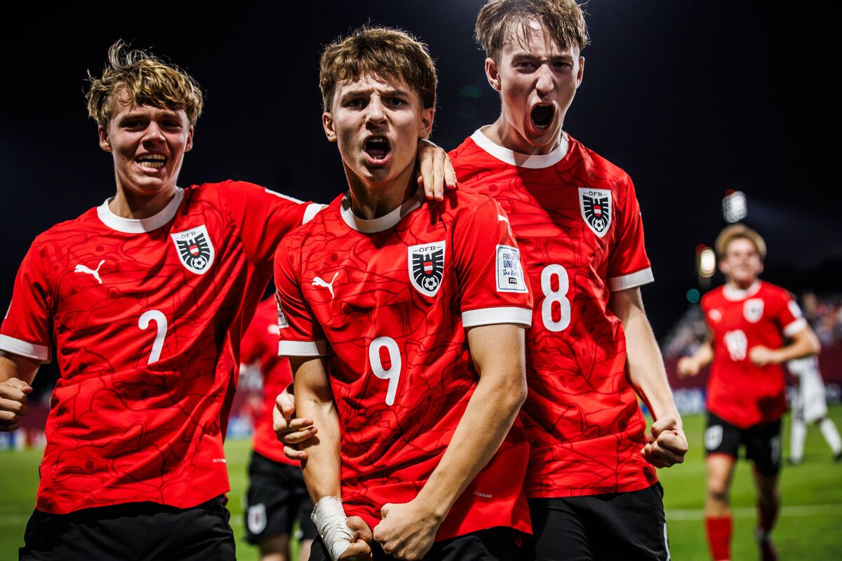 Der Jubel bei den Spielern kannte keine Grenzen, die WM-Reise geht weiter.⇒ÖFB-Pichler