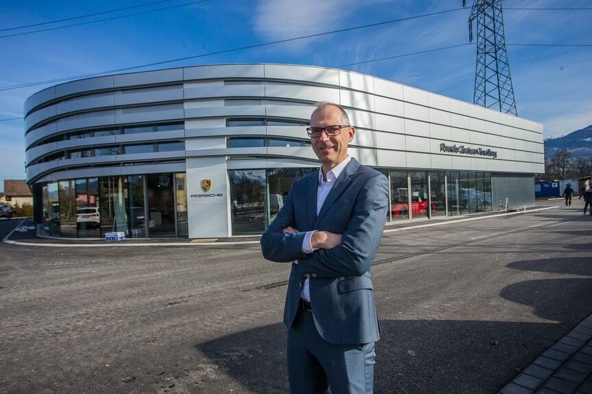 Der Sprecher des Autohandels, Rudi Lins: „Wir wollen, dass die bestehende Option zur Rückvergütung der NoVA bei Export unverändert belassen wird.“ ⇒VN/Steurer