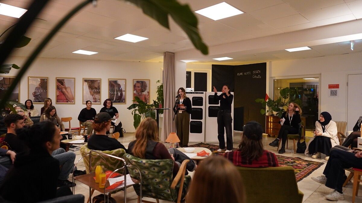 Der Themenschwerpunkt wurde mit einer Auftaktveranstaltung im WirkRaum gestartet. ⇒Caritas (2)