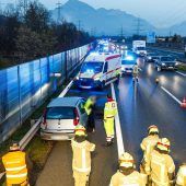 Zweimal gegen die Außenleitschiene geprallt