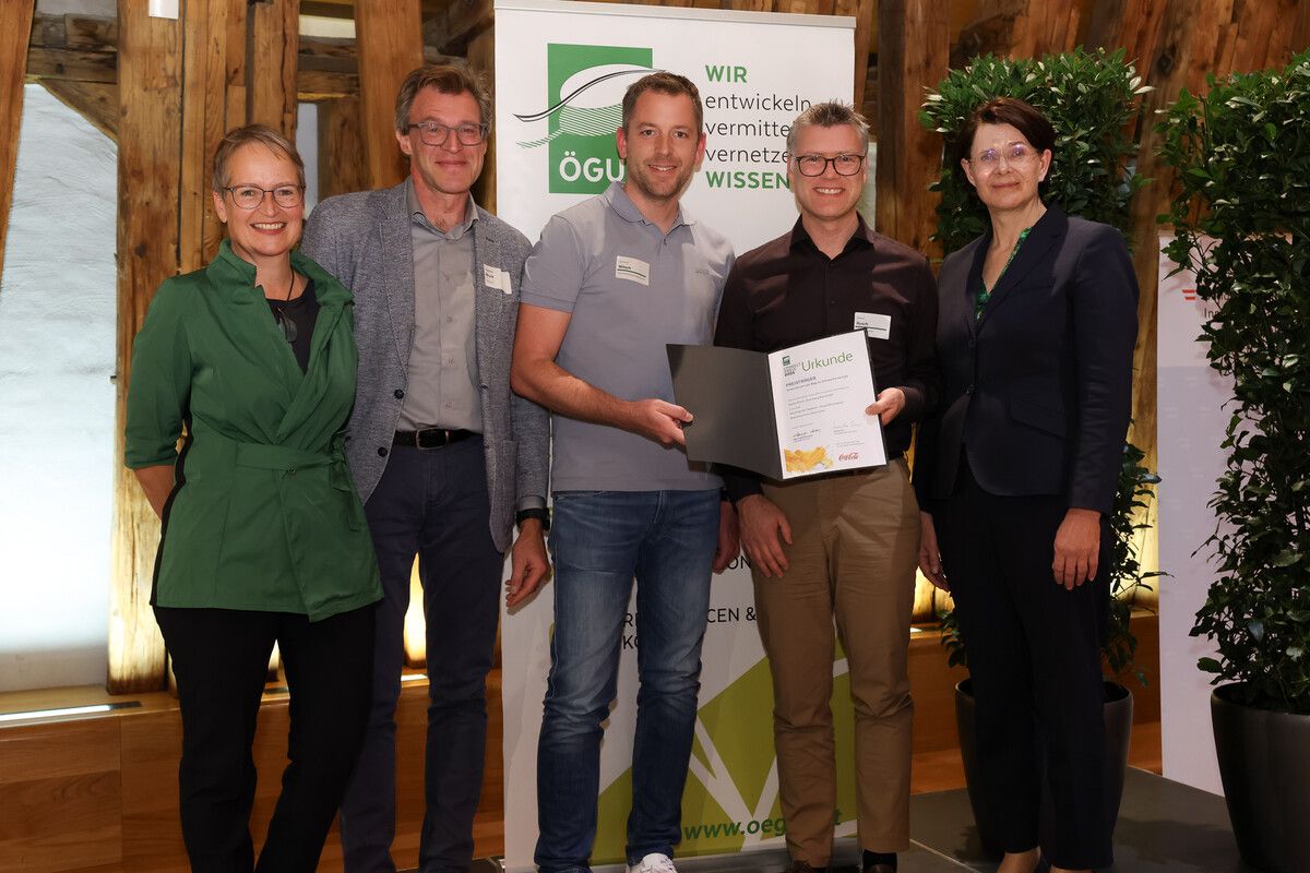Die Ehrungen für die Nassaufbereitungsanlage von Rhomberg Bau reißen nicht ab: Nach dem TRIGOS-Award, dem FmR-Nachhaltigkeitspreis sowie dem VN-Klimaschutzpreis hat die moderne Recyclinglösung jetzt auch den ÖGUT-Umweltpreis erhalten. ⇒FA/Schiffl