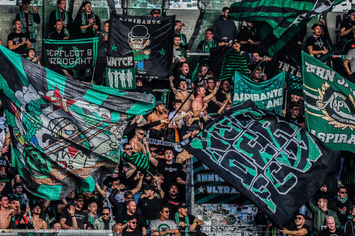 Die Fans von Wacker Innsbruck sorgten während der Partie für viel Stimmung, danach für schwere Ausschreitungen im Schnabelholz.⇒steurer