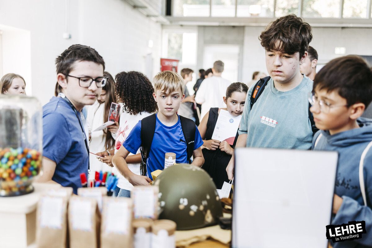 Die Forderungen: Eine früh ansetzende verpflichtende Berufsorientierung, eine Stärkung von Schlüsselkompetenzen und eine Imagekampagne für die Lehre.⇒sams