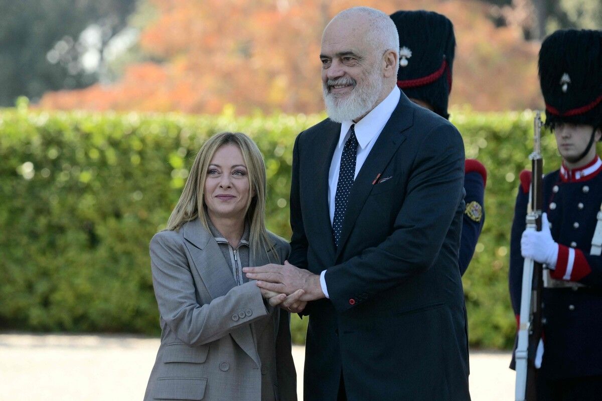 Die italienische Ministerpräsidentin Giorgia Meloni hieß ihren albanischen Amtskollegen Edi Rama zu einem Regierungsgipfel in Rom willkommen.