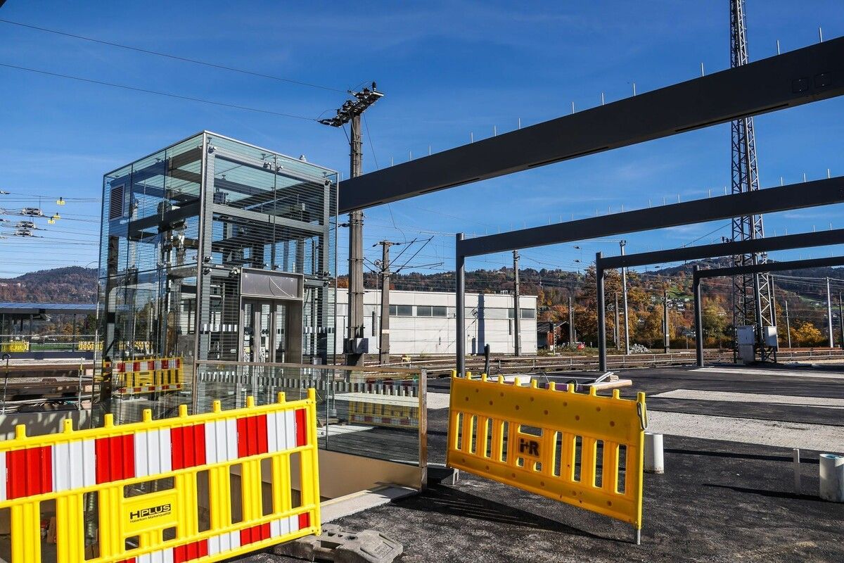 Die neue Haltestelle ist für 1000 bis 2000 Fahrgäste ausgelegt. ⇒VN/Steurer