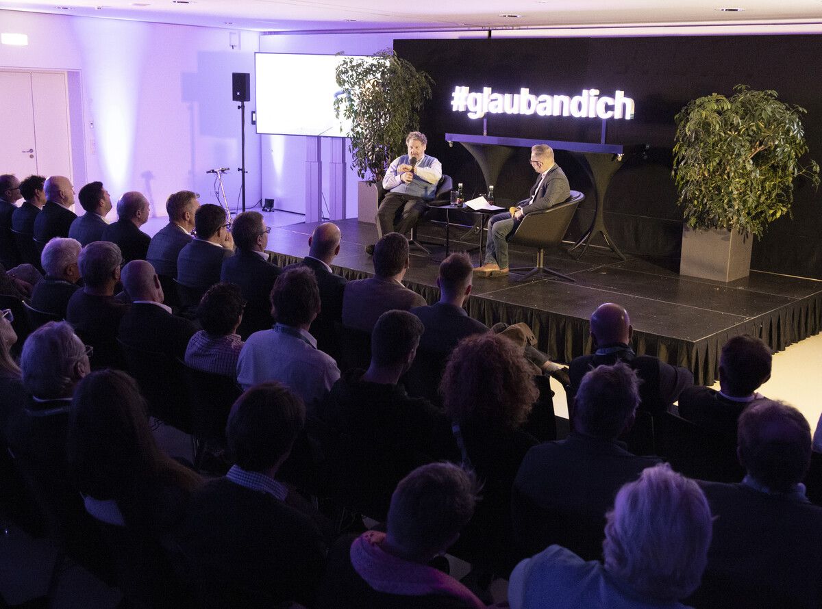 Die Sparkasse Bregenz konnte im Festspielhaus im Rahmen von „Unternehmer:in sein heute“ rund 300 Besucher begrüßen⇒VN/Paulitsch