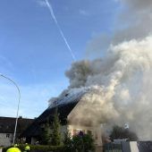 Großeinsatz der Feuerwehr bei Brand von Haus in Bregenz. »A8