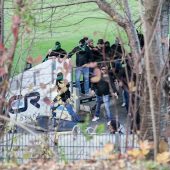 Gewaltbereite Anhänger von Wacker Innsbruck sorgten im Altacher Stadion für Chaos. »A8