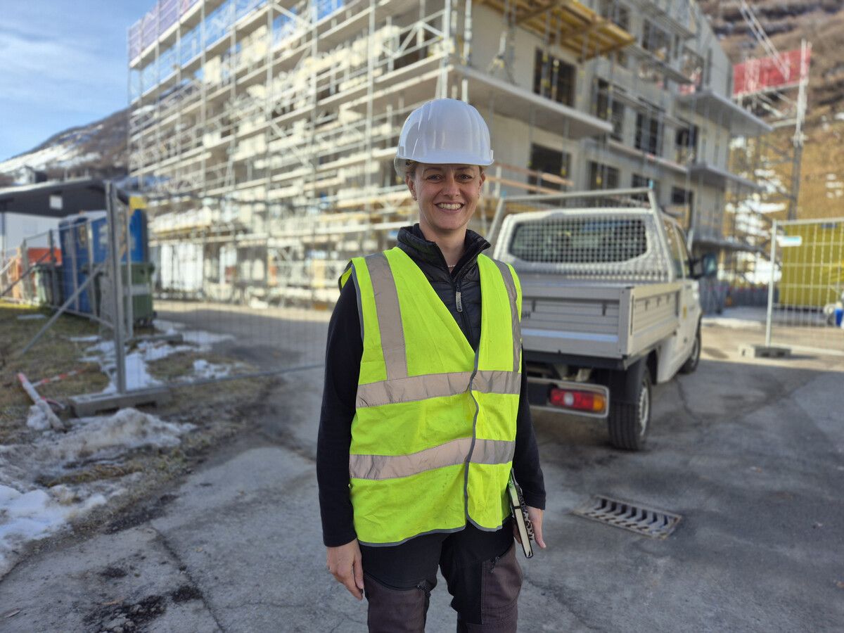 Kontrolle auf dem Bau