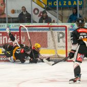 Pioneers retten Sieg über die Zeit