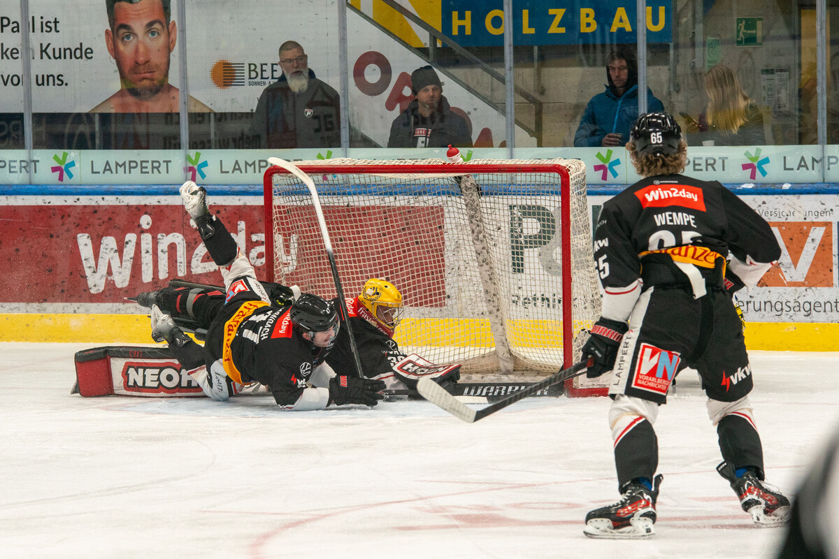 Garanten für den Erfolg gegen Villach: Torhüter Alex Caffi und Doppelpacker Kevin Macierzynski.⇒abr