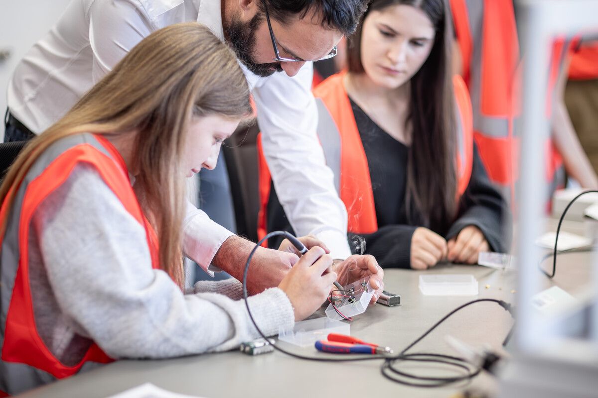 Getzner Textil lädt zum Lehrlingsinfotag. ⇒FLOMOTION
