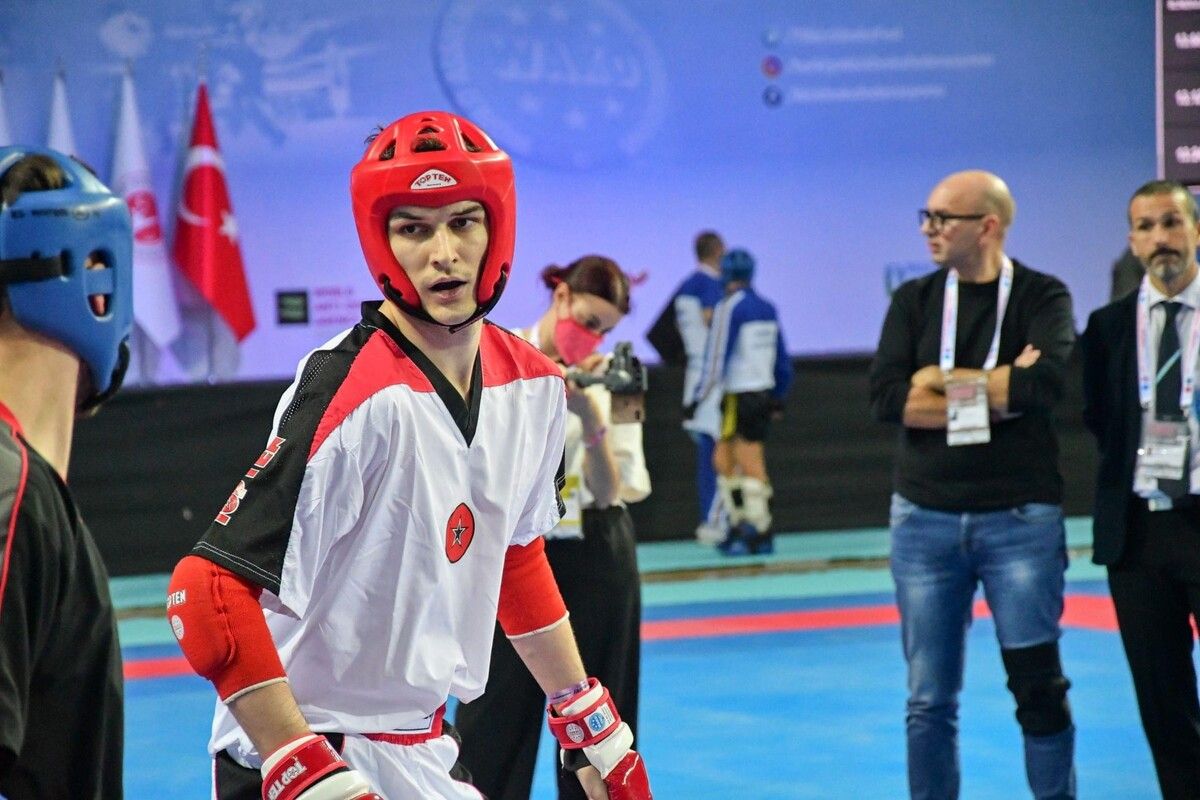 Hat den WM-Titel im Visier: Kickboxer Fabian Verschnig startet heute.⇒vn