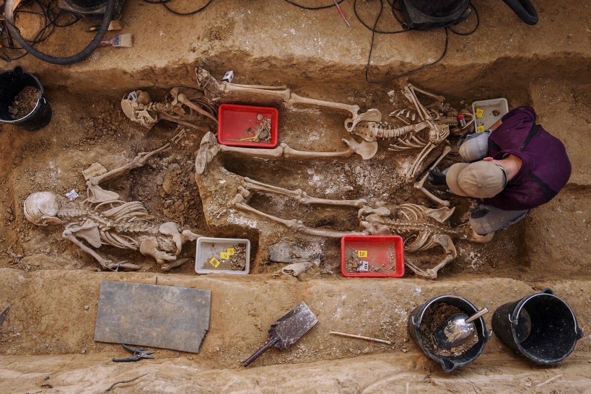 In Ejea de los Caballeros haben die Exhumierungen eines Massengrabs mit etwa 150 Opfern des Franco-Regimes begonnen – 50 Jahre nach Francos Tod.